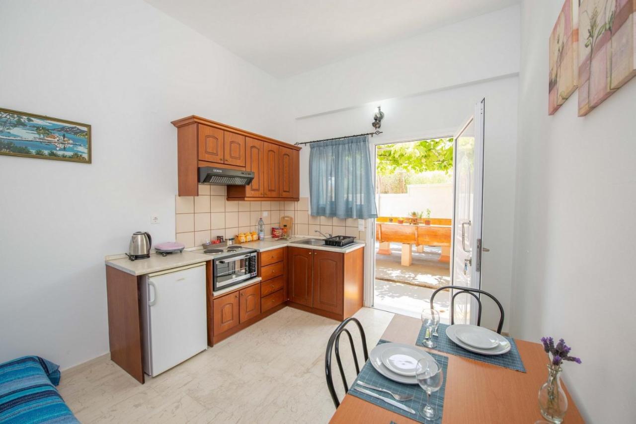 Lena'S Apartments Astrakeri المظهر الخارجي الصورة